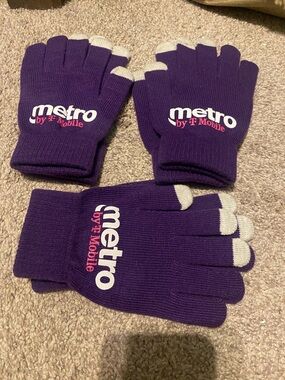 3 PAIRS OF Metro by T-Mobile Purple Touchscreen Gloves
